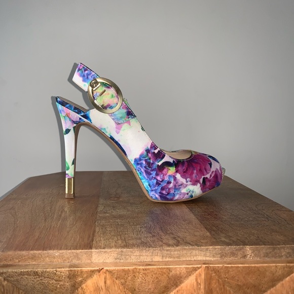 GUESS FLORAL HIGH HEELS - Picture 2 of 3